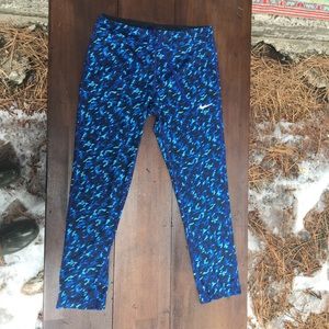 Nike DRI-FIT Capri Tight Fit Sport Pant